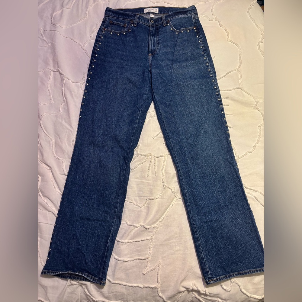 Abercrombie & Fitch Low Rise Baggy Jeans